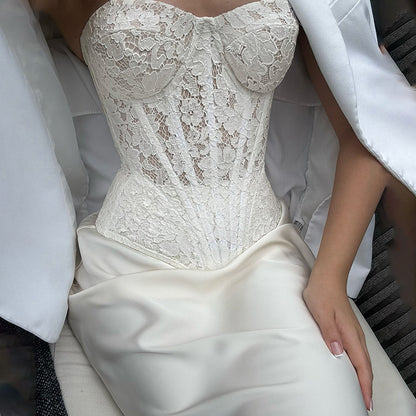 Well Tailored Top with a Graceful Silhouette