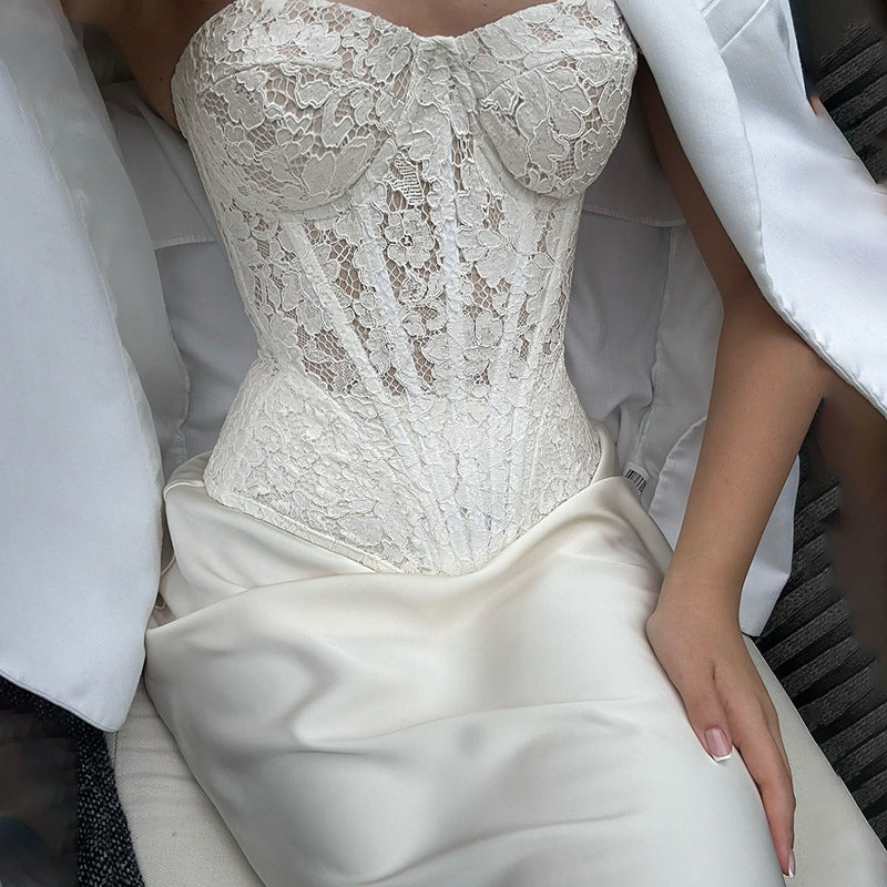 Well Tailored Top with a Graceful Silhouette