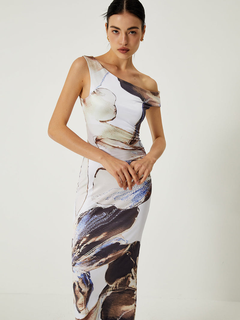 Well Tailored Dress with a Graceful Silhouette