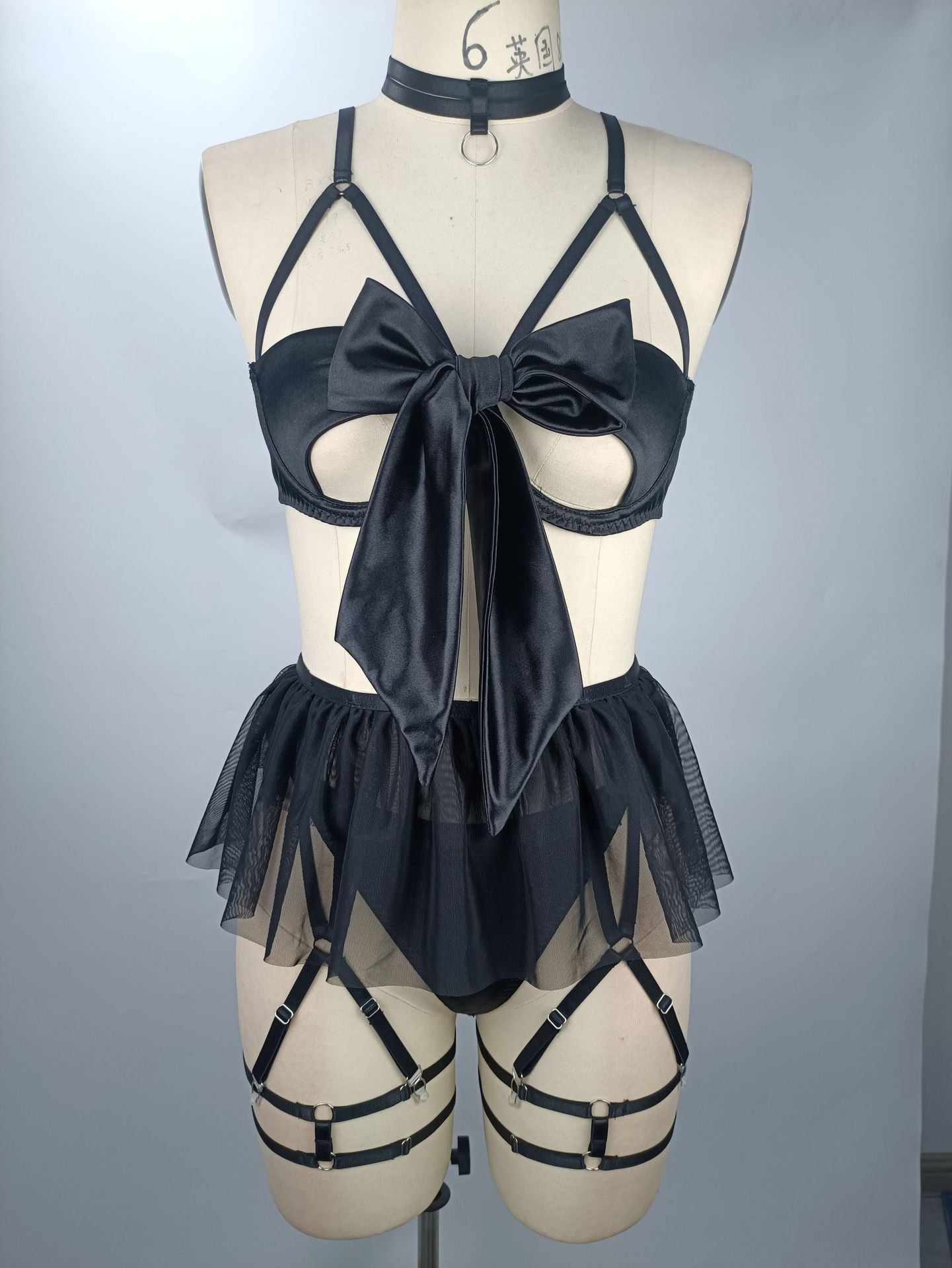 Effortlessly Elegant Garment with a Timeless Design