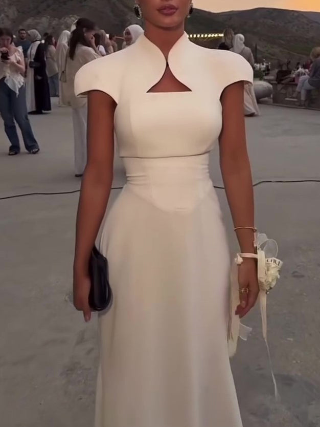 Effortlessly Elegant Dress with a Timeless Design