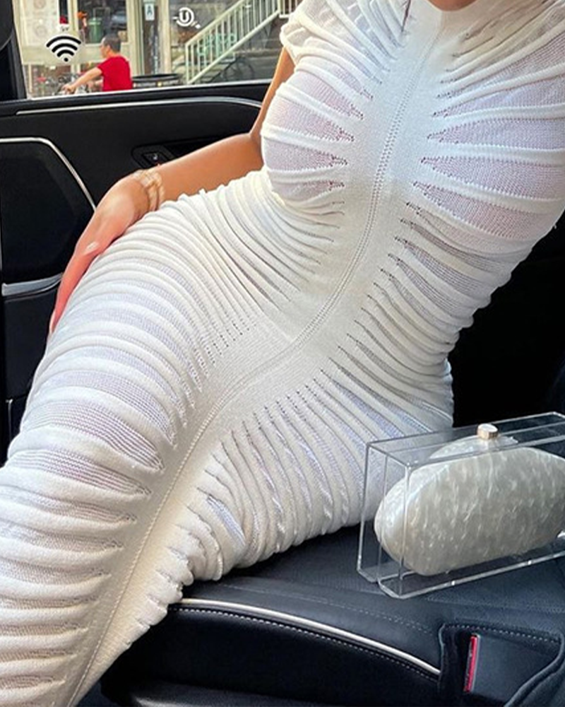 Gracefully Styled Dress for Any Occasion