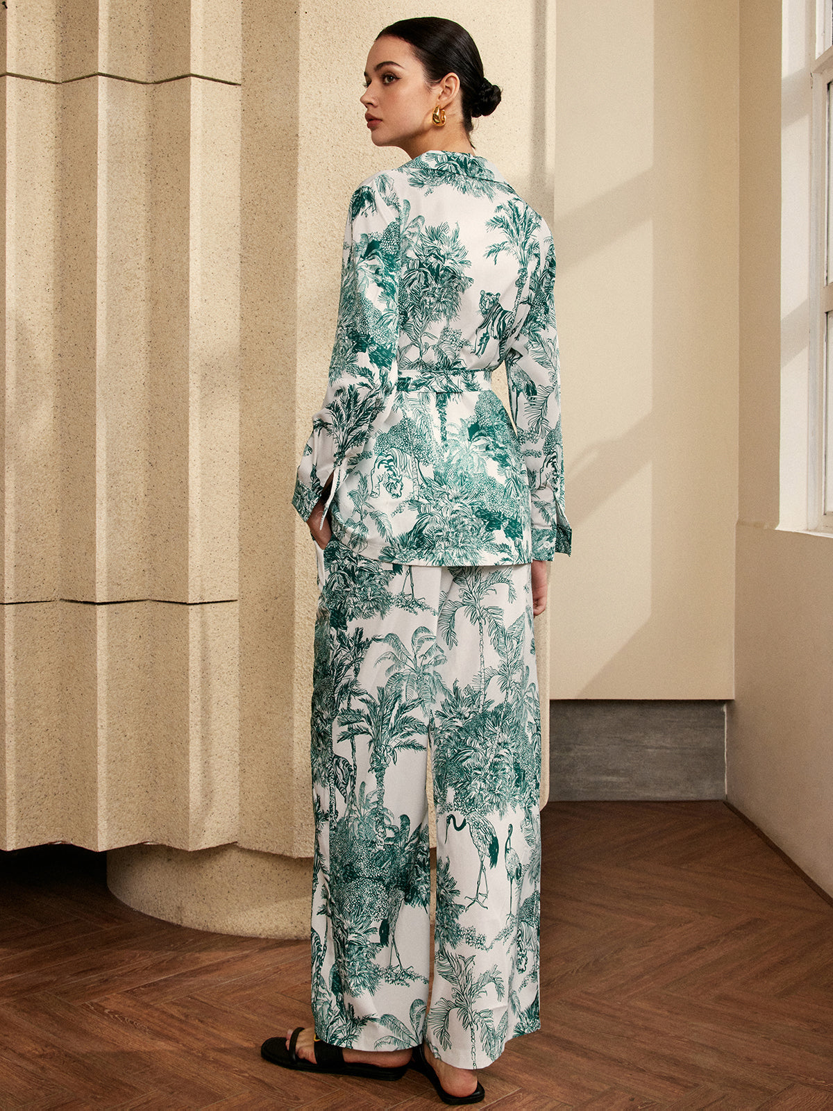 Sophisticated Pants with a Clean Classic Look