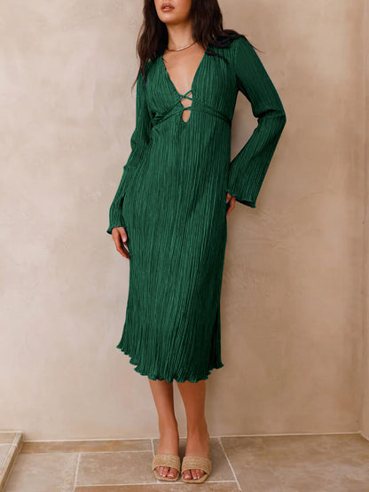 Well Tailored Dress with a Graceful Silhouette