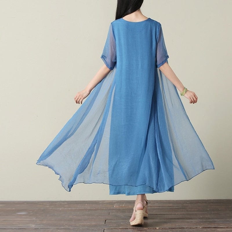 Beautifully Finished Dress in a Timeless Design