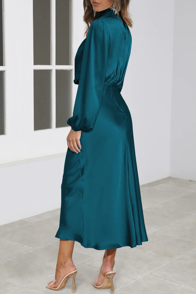 Beautifully Finished Dress in a Timeless Design