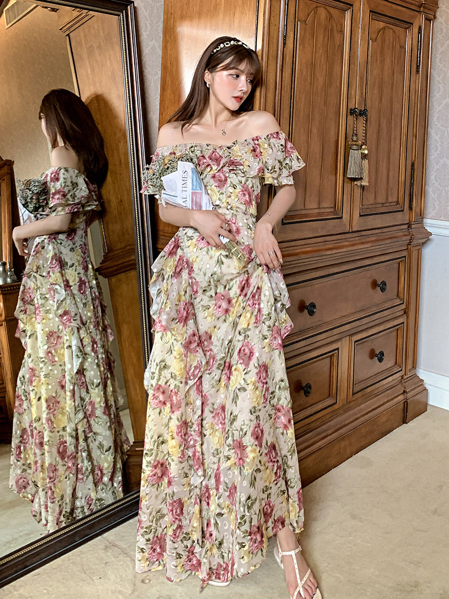 Effortlessly Elegant Dress with a Timeless Design