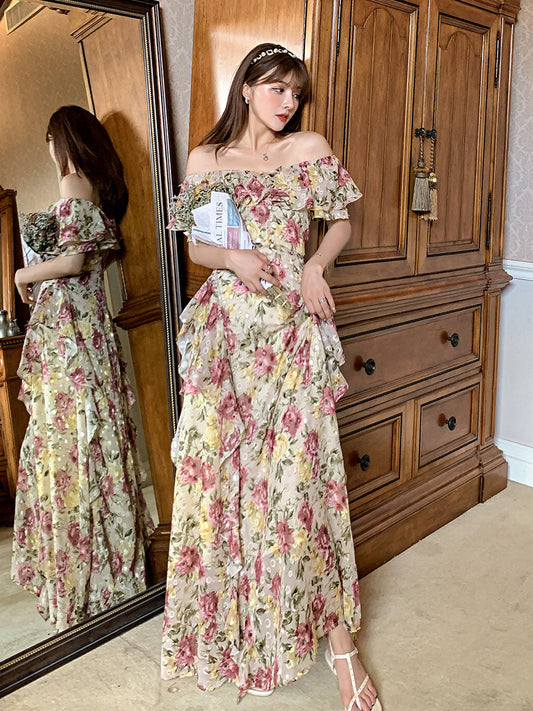 Effortlessly Elegant Dress with a Timeless Design