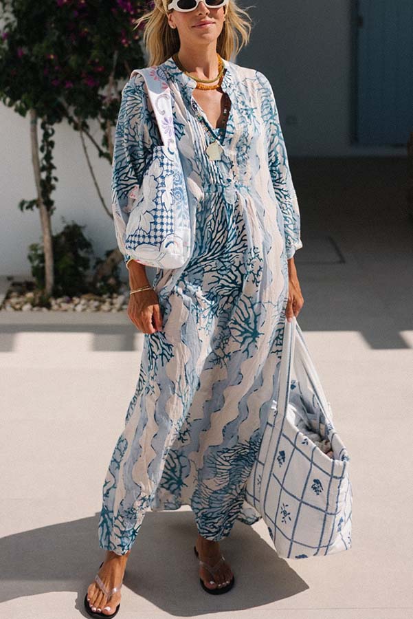Beautifully Finished Dress in a Timeless Design