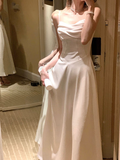 Beautifully Finished Dress in a Timeless Design