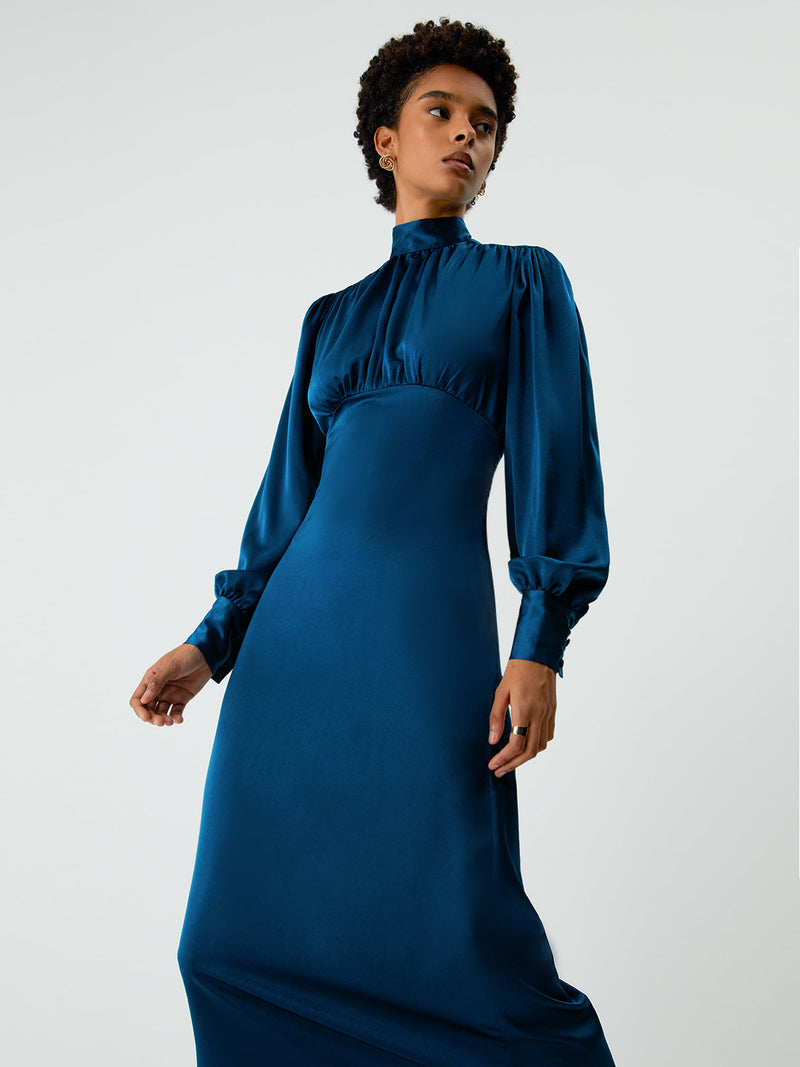 Effortlessly Elegant Dress with a Timeless Design
