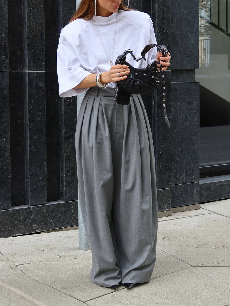 Classic Vintage Pants with a Flattering Fit