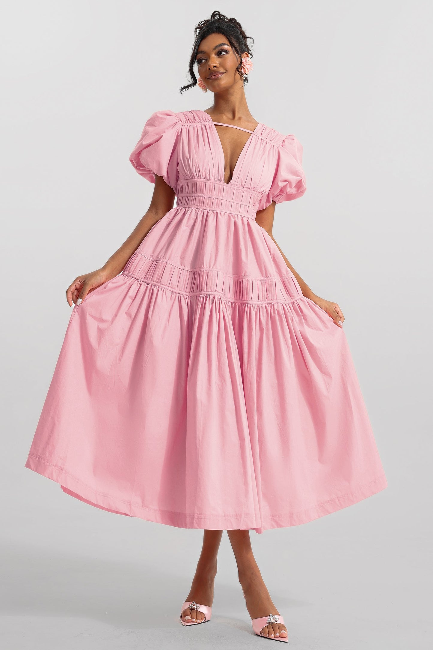 Well Tailored Dress with a Graceful Silhouette