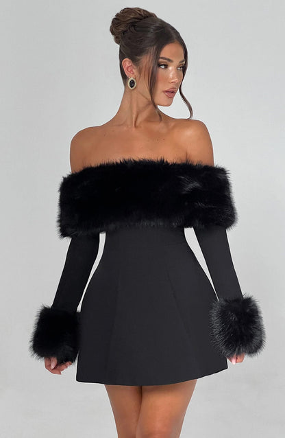 Classic Vintage Dress with a Flattering Fit