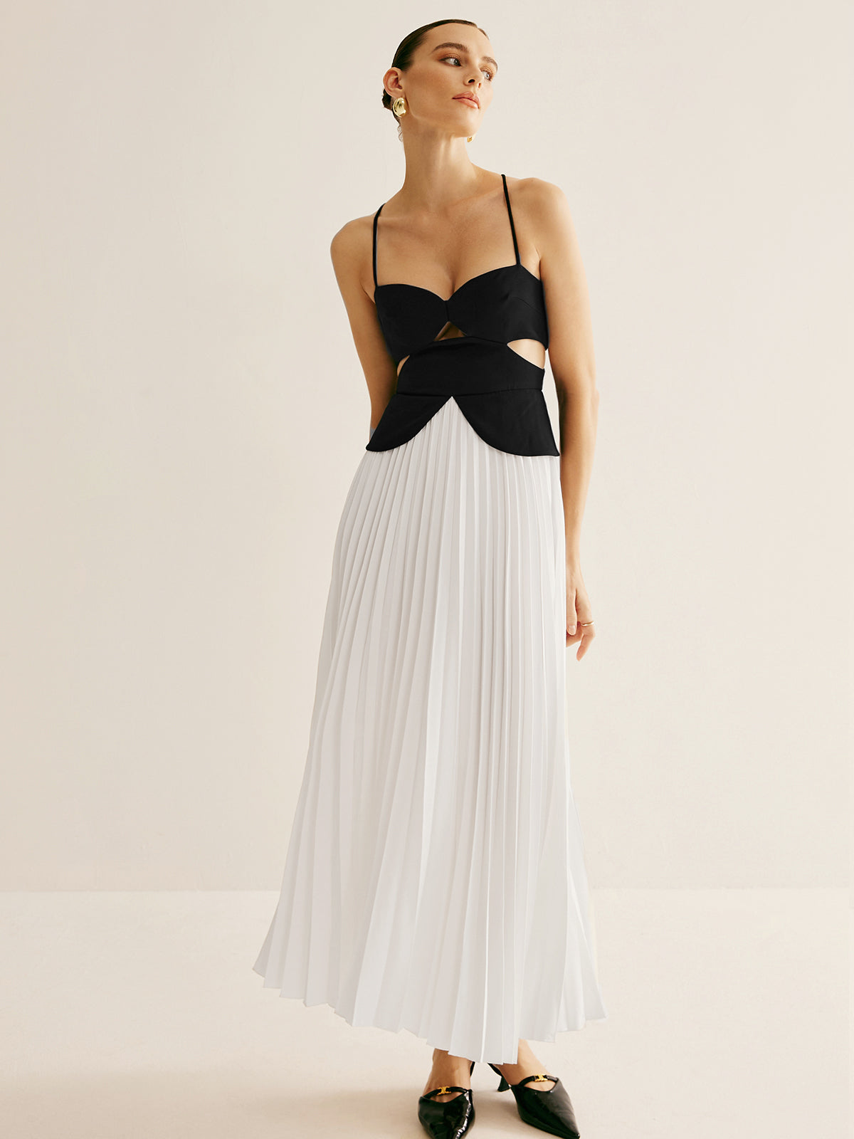 Gracefully Styled Dress for Any Occasion