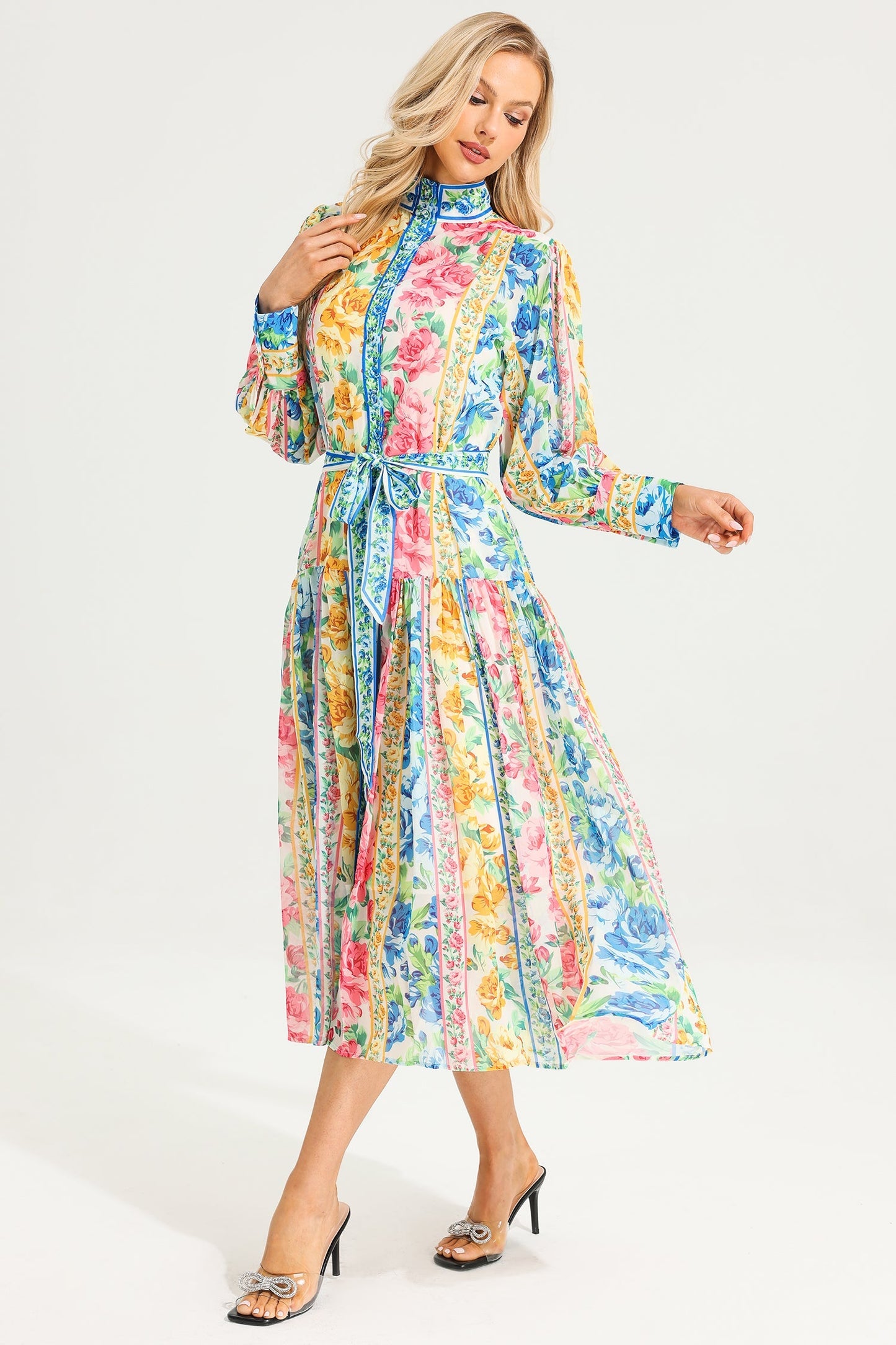 Well Tailored Dress with a Graceful Silhouette