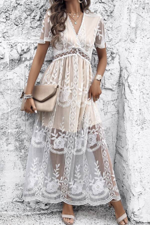 Well Tailored Dress with a Graceful Silhouette