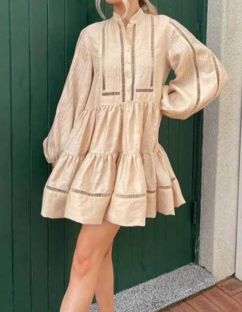 Beautifully Finished Dress in a Timeless Design