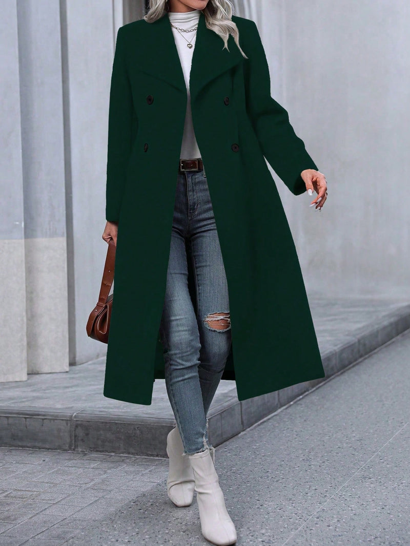 Well Tailored Coat with a Graceful Silhouette