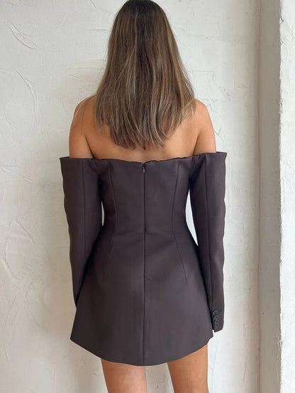 Effortlessly Elegant Dress with a Timeless Design