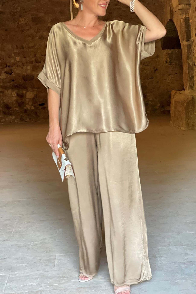 Effortlessly Elegant Garment with a Timeless Design