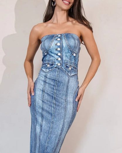 Beautifully Crafted Dress in a Classic Style