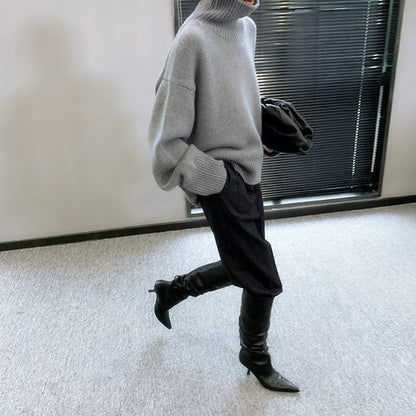 Well Tailored Sweater with a Graceful Silhouette