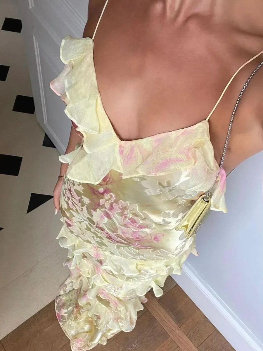 Gracefully Styled Dress for Any Occasion