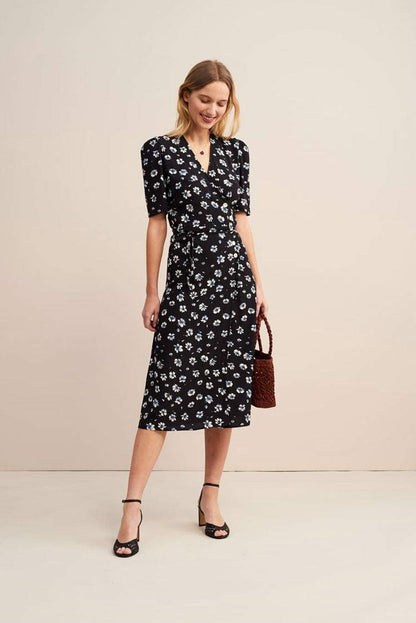 Classic Vintage Dress with a Flattering Fit
