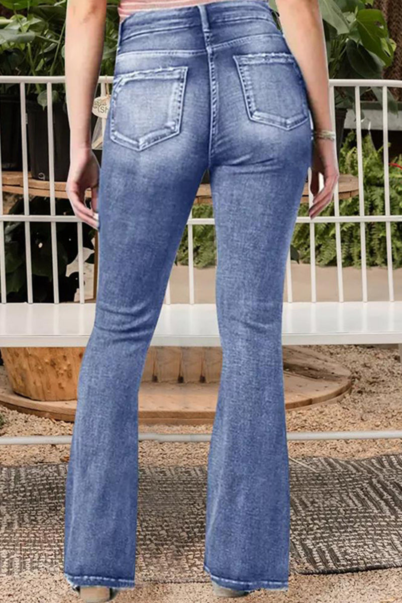 Well Tailored Garment with a Graceful Silhouette