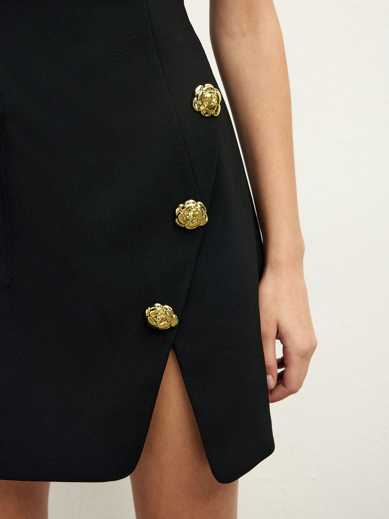 Well Tailored Dress with a Graceful Silhouette