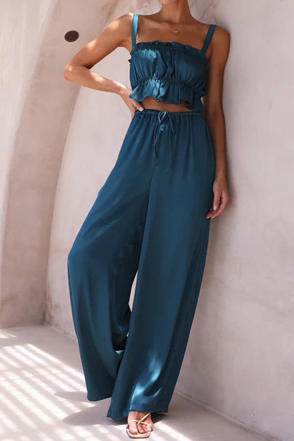 Well Tailored Pants with a Graceful Silhouette