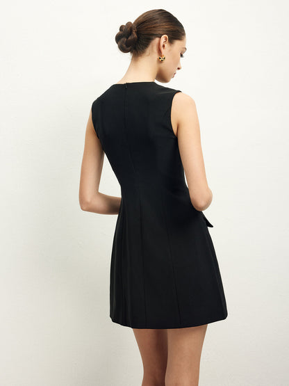 Well Tailored Dress with a Graceful Silhouette