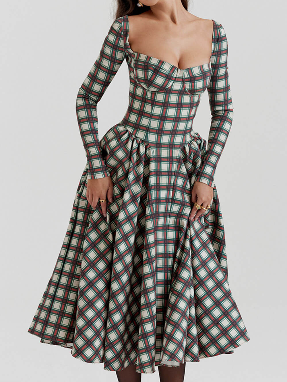 Effortlessly Elegant Dress with a Timeless Design