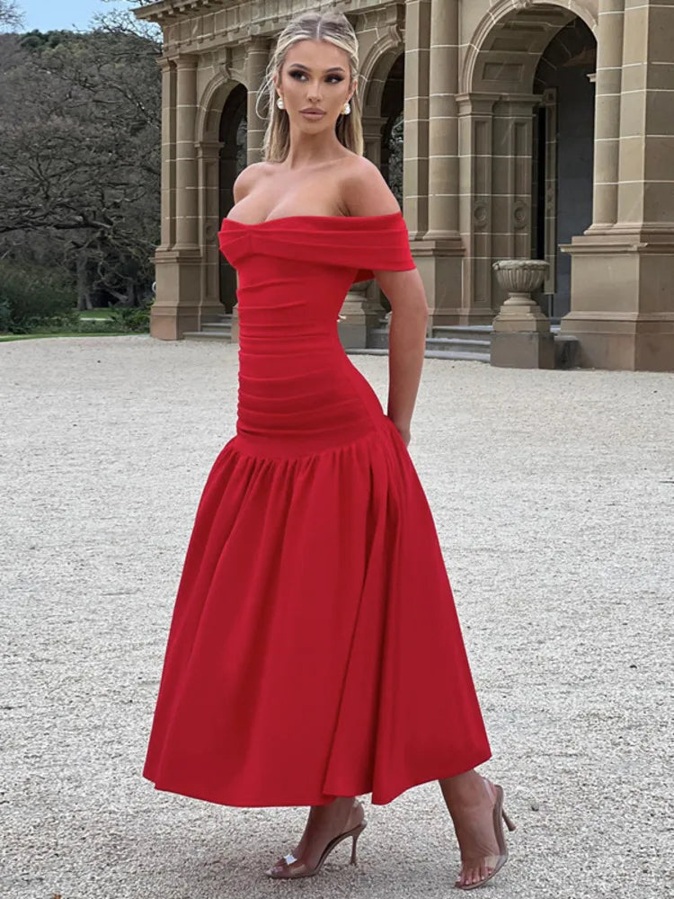 Beautifully Finished Dress in a Timeless Design
