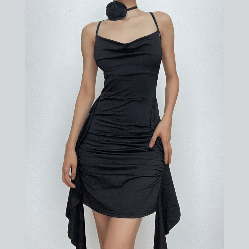Effortlessly Elegant Dress with a Timeless Design