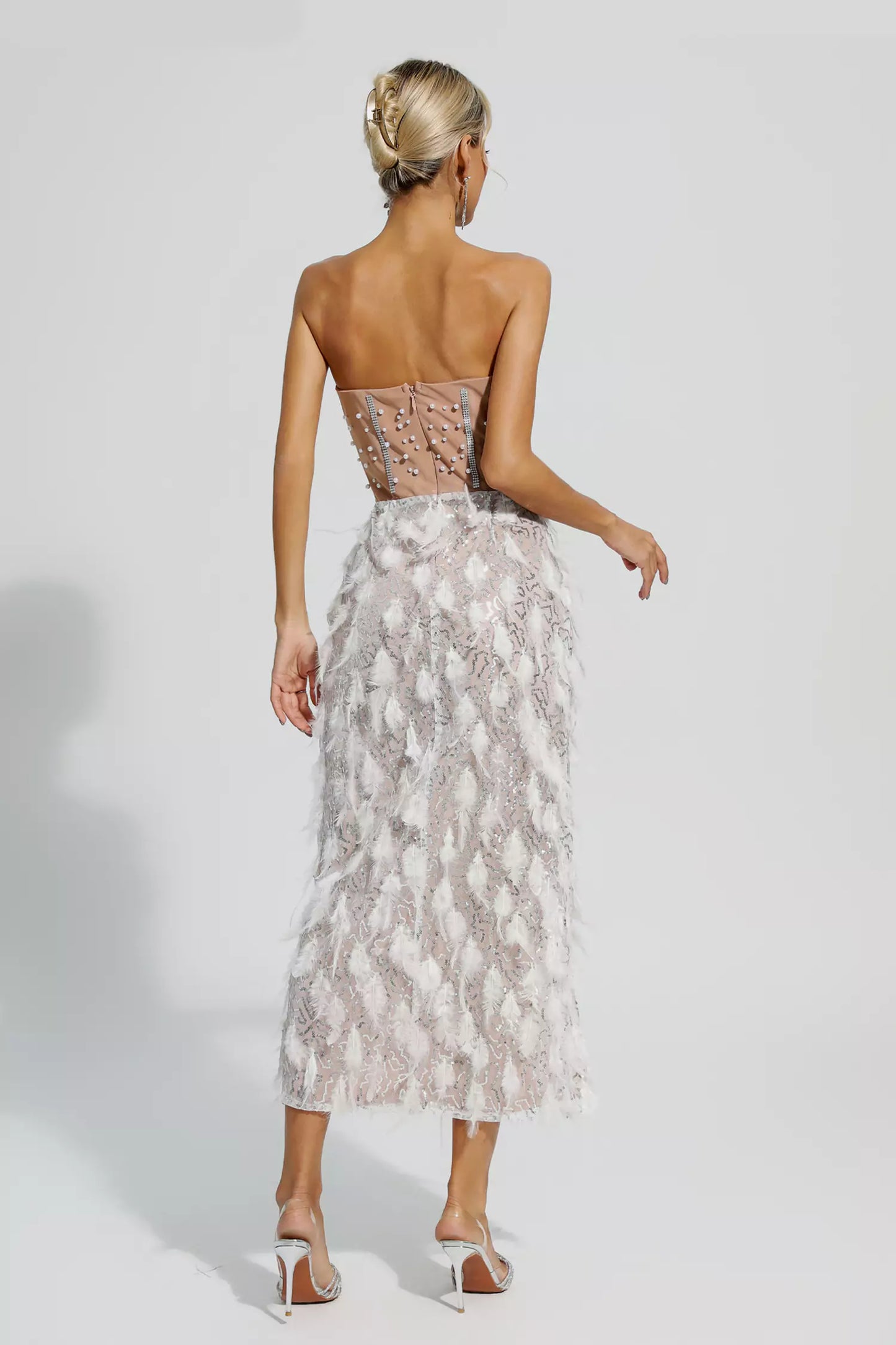 Well Tailored Dress with a Graceful Silhouette