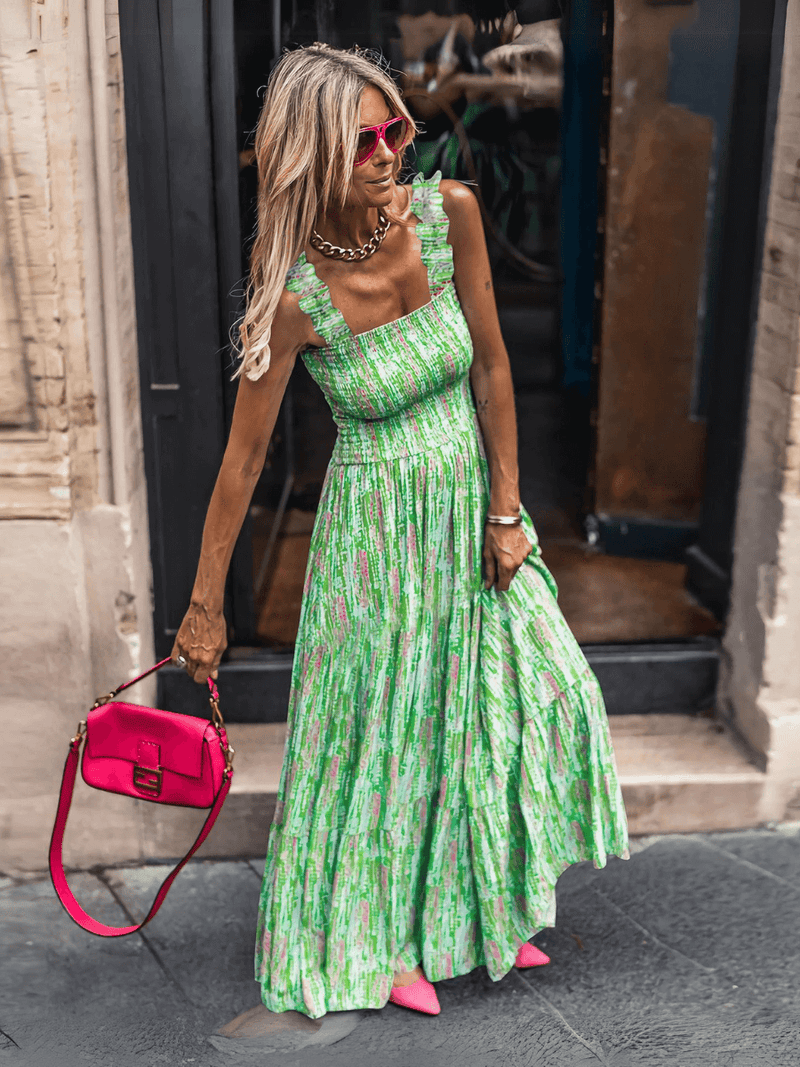 Well Tailored Dress with a Graceful Silhouette