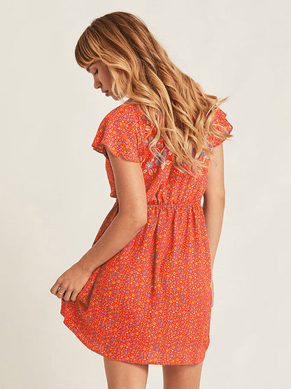 Beautifully Finished Dress in a Timeless Design