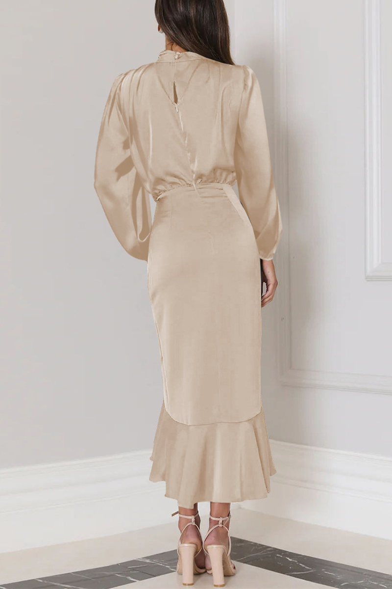 Beautifully Finished Dress in a Timeless Design