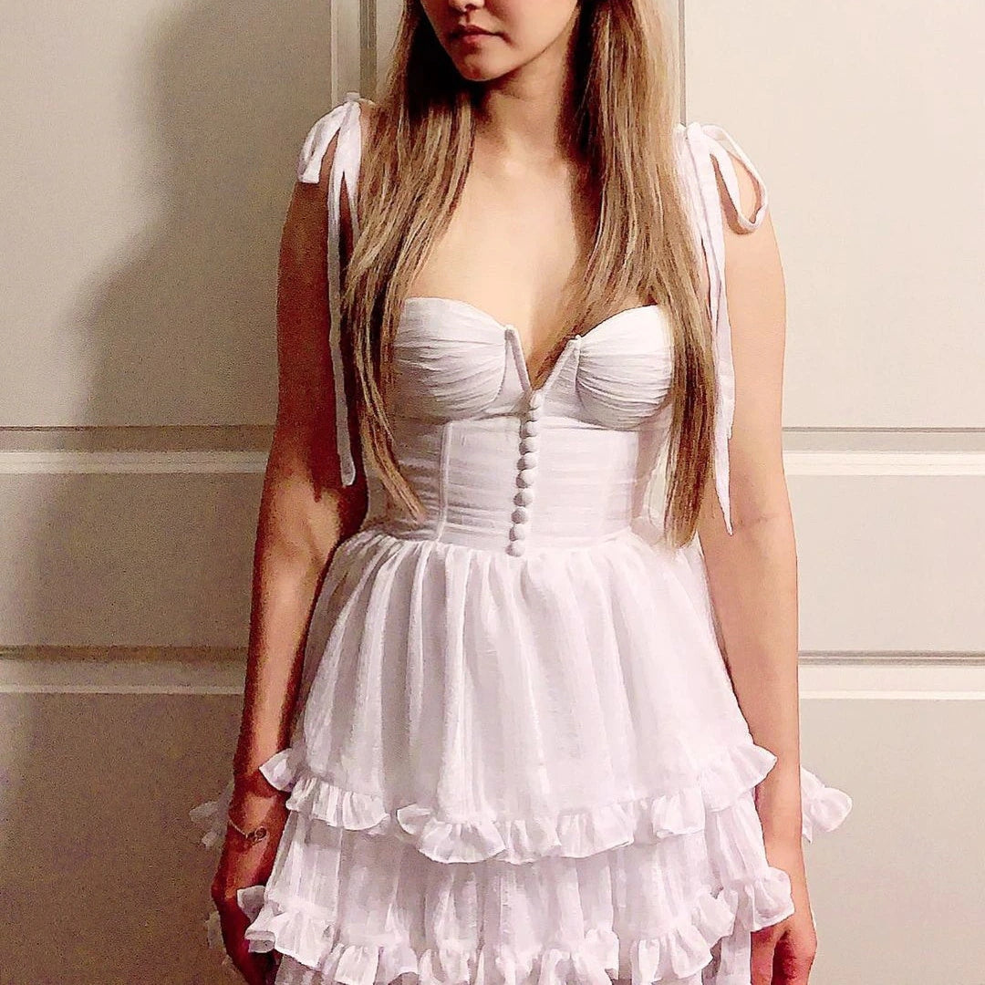 Effortlessly Elegant Dress with a Timeless Design