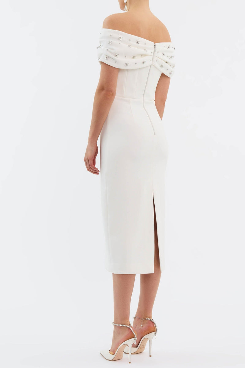 Polished Dress with an Effortless Classic Look
