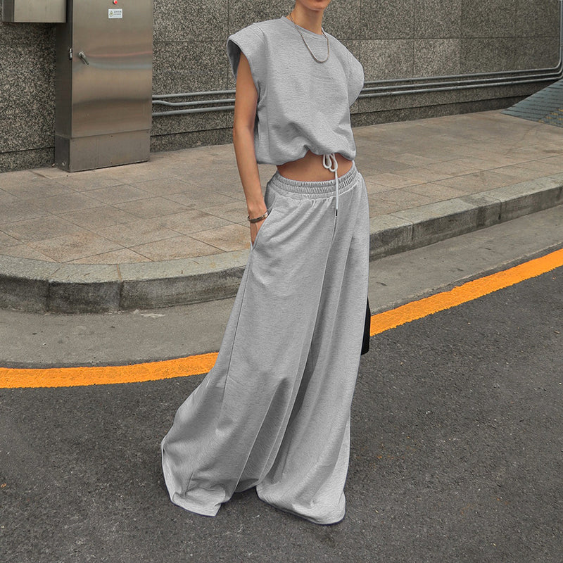 Well Tailored Pullover with a Graceful Silhouette