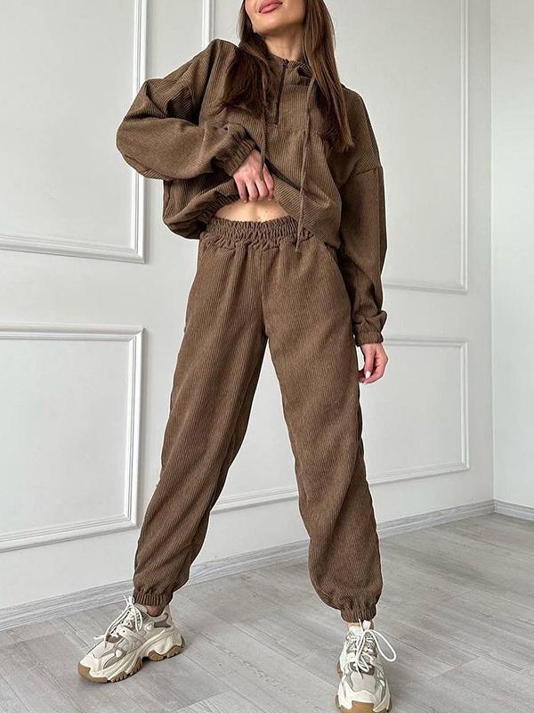 Polished Trousers with an Effortless Classic Look