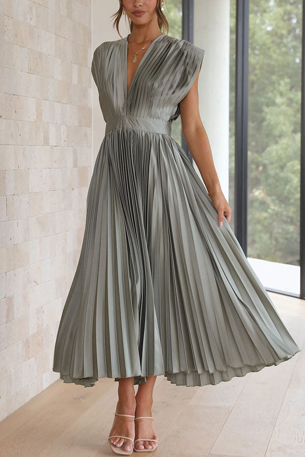 Sophisticated Dress with a Clean Classic Look