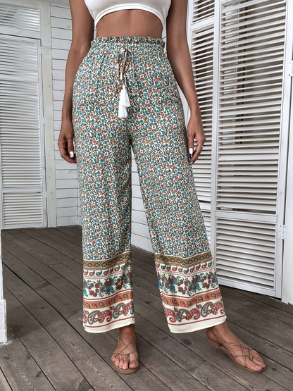 Effortlessly Elegant Pants with a Timeless Design
