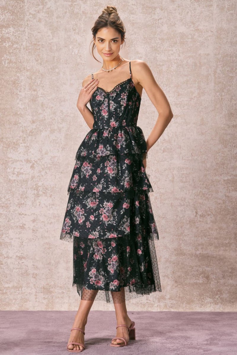 Beautifully Finished Dress in a Timeless Design
