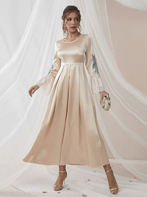 Sophisticated Dress with a Clean Classic Look