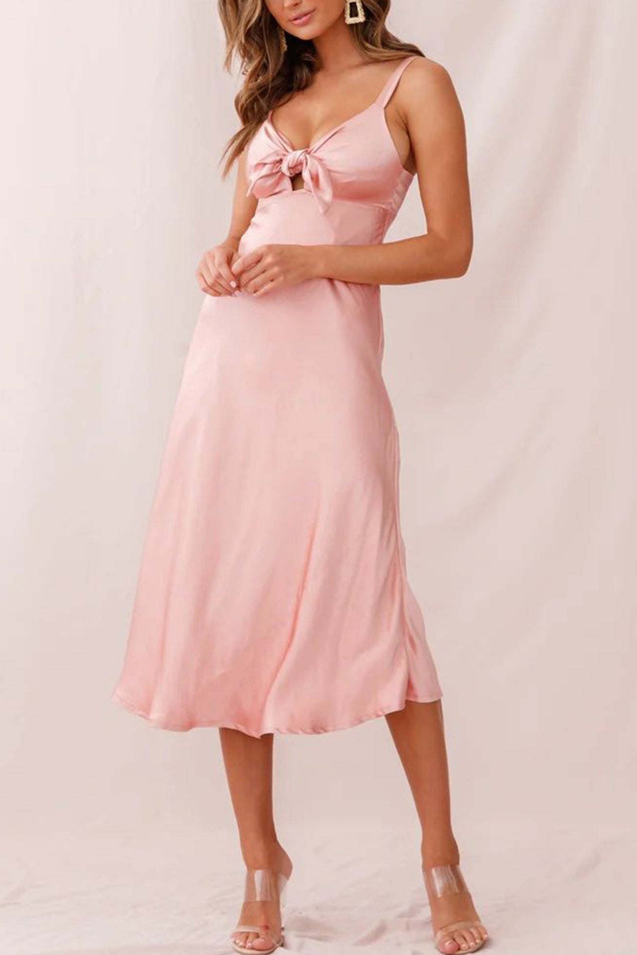 Beautifully Finished Dress in a Timeless Design