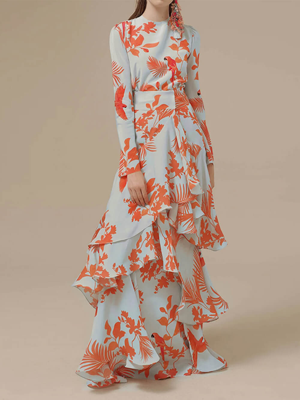 Well Tailored Dress with a Graceful Silhouette